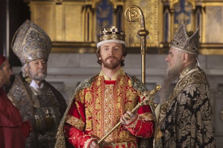 Sky Cinema Mania, maratona ''I pilastri della Terra'' con tutti gli episodi